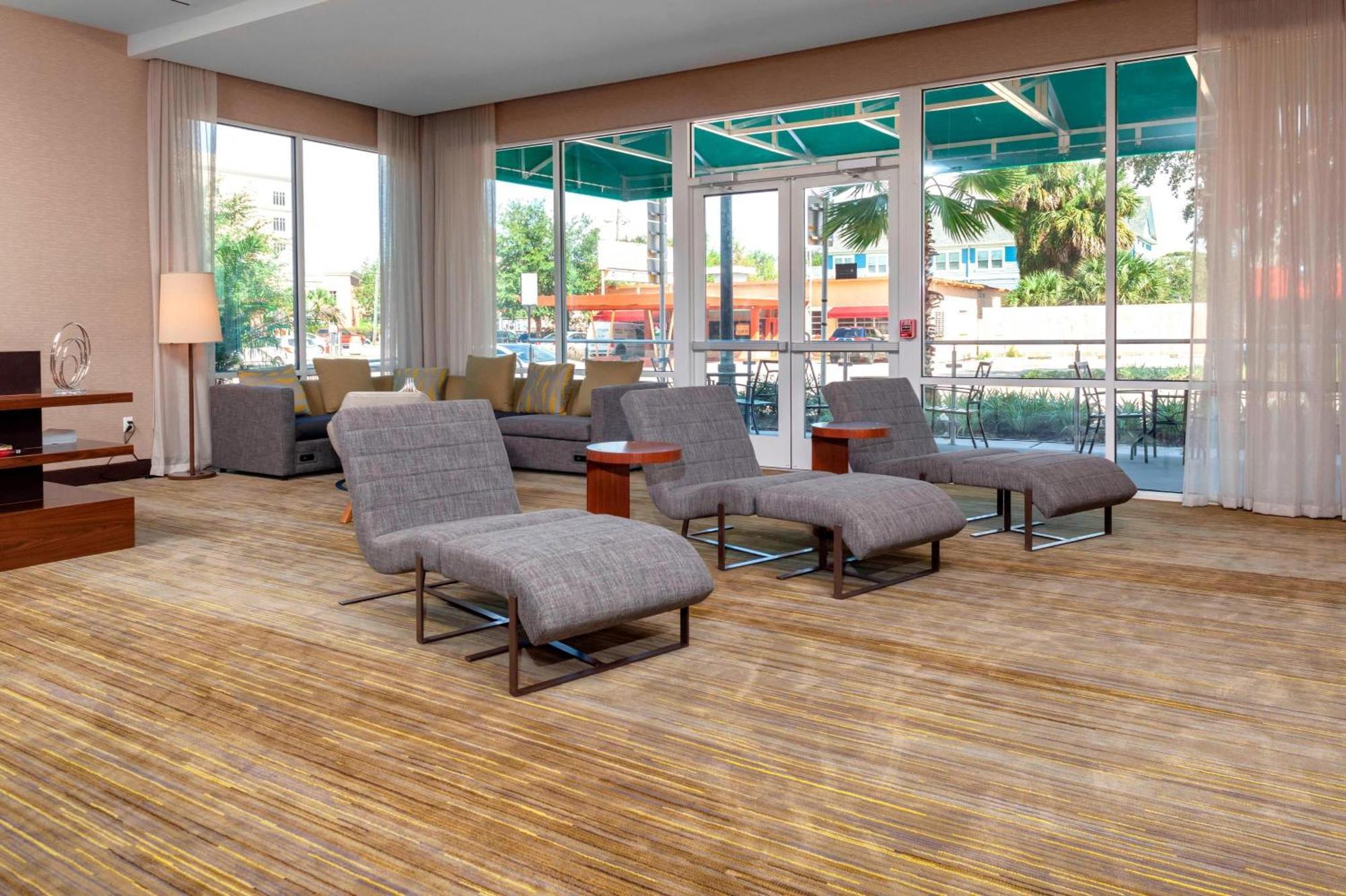 Courtyard By Marriott Deland Historic Downtown Hotel Exterior photo