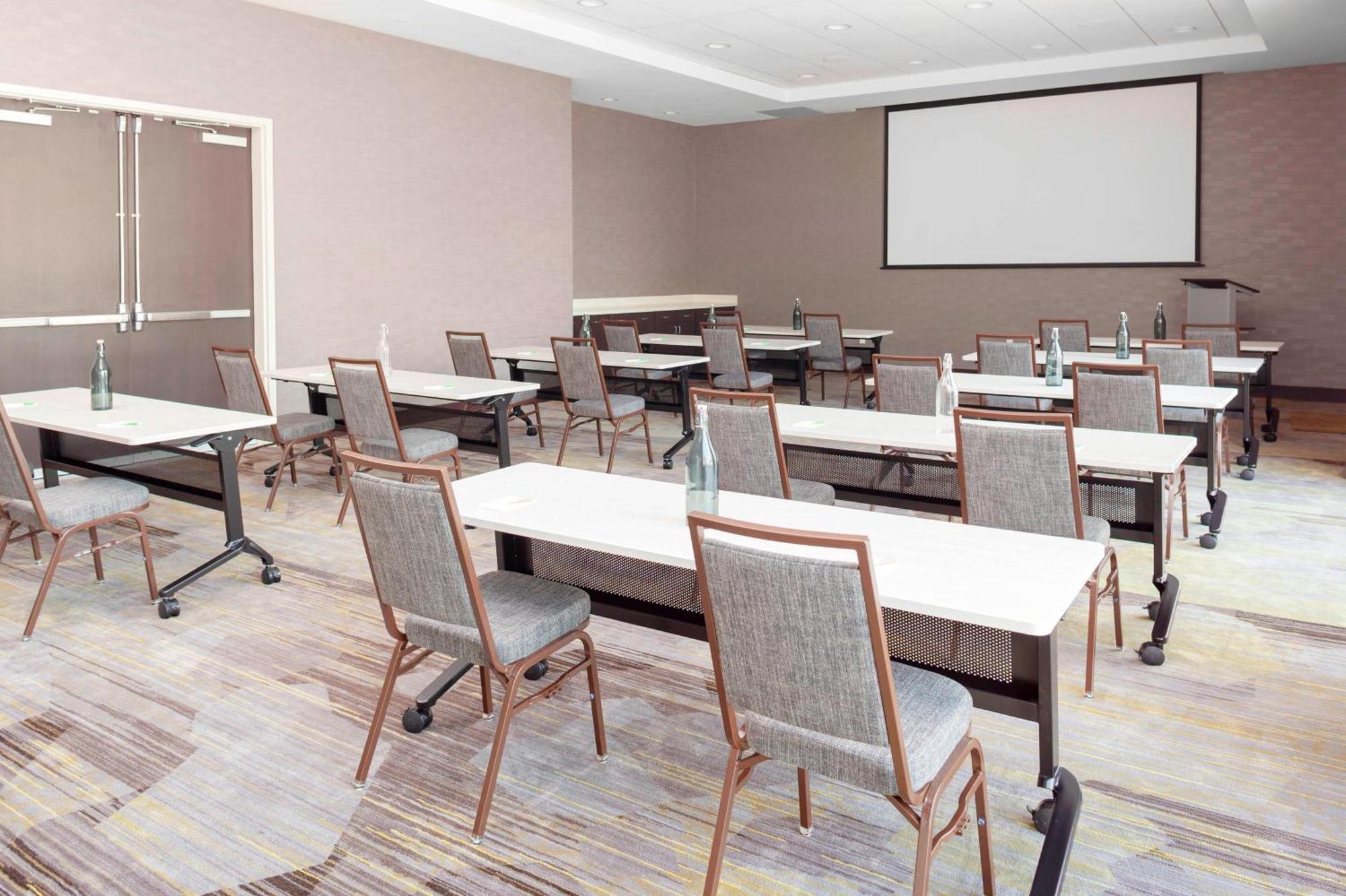 Courtyard By Marriott Deland Historic Downtown Hotel Exterior photo